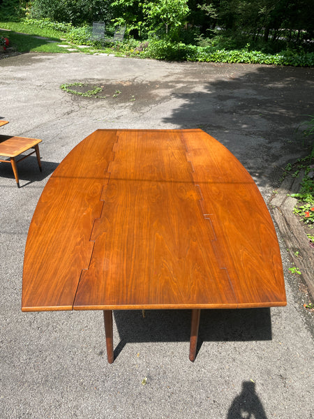 Drexel Parallel Dining Set