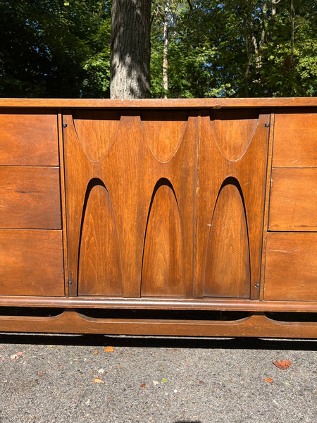 Broyhill Brasilia Lowboy Dresser with Mirrors