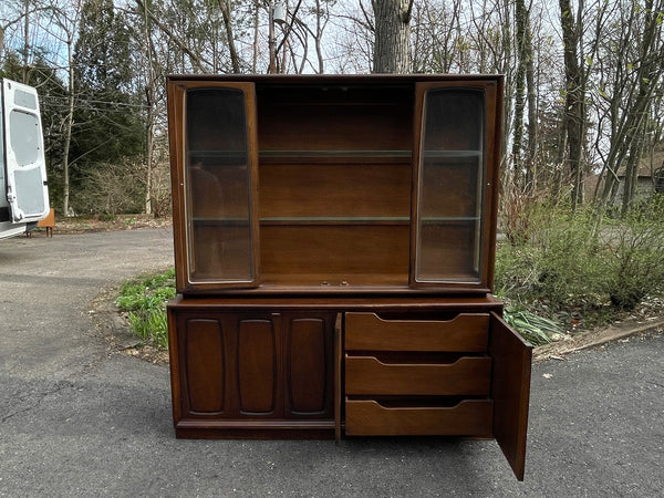 Broyhill Emphasis China Cabinet