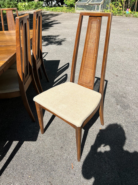 Broyhill Emphasis Dining Set