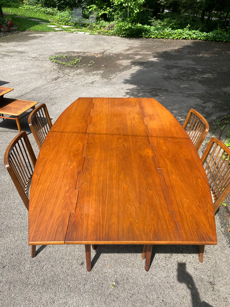 Drexel Parallel Dining Set