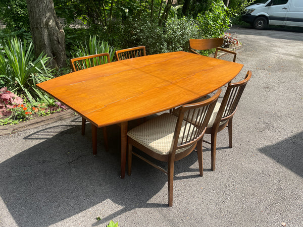 Drexel Parallel Dining Set