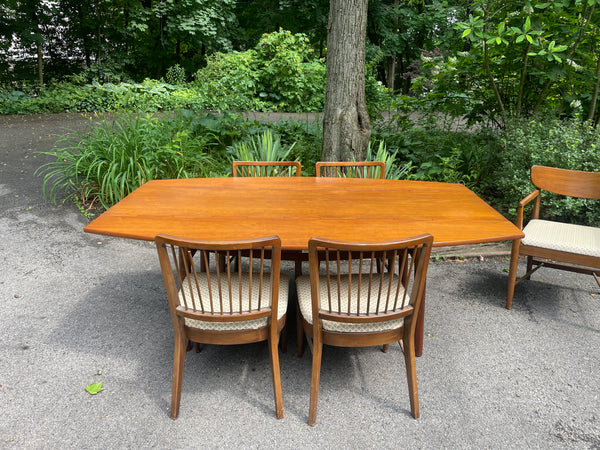 Drexel Parallel Dining Set