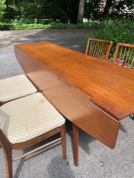 Drexel Parallel Dining Set