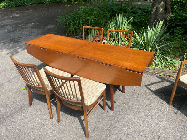 Drexel Parallel Dining Set