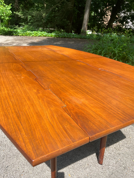 Drexel Parallel Dining Set