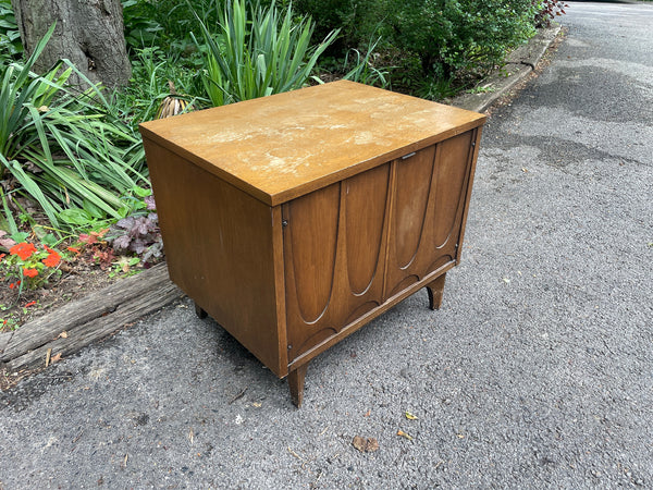 Broyhill Brasilia Nightstand