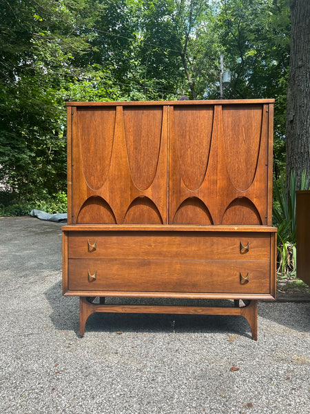 Broyhill Brasilia Gentleman’s Chest