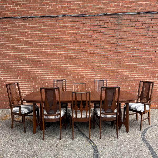 Broyhill Brasilia Mid-Century Modern Walnut Dining Set with 6 Chairs & 2 Leaves