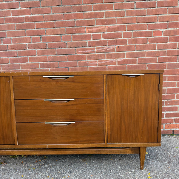 1960s Kent Coffey Tableau Mid-Century Modern Walnut Credenza