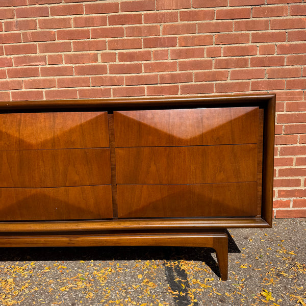 United Furniture Diamond Mid-Century Modern Walnut 9-Drawer Lowboy Dresser