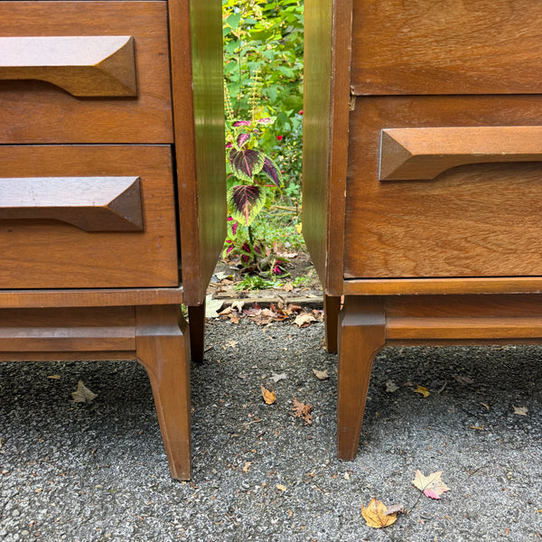 Vintage Mid-Century Modern Walnut Four-Drawer Highboy Dresser with Sculpted Wood Pulls