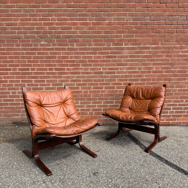 Pair of 1970s “Siesta” Bent Rosewood and Leather Lounge Chairs by Igmar Relling for Westnofa, Norway