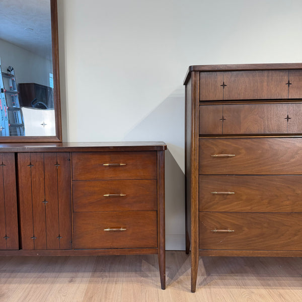 Broyhill Saga Bedroom Set