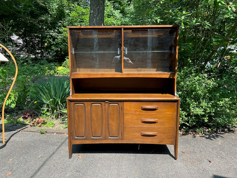 Broyhill Emphasis Hutch