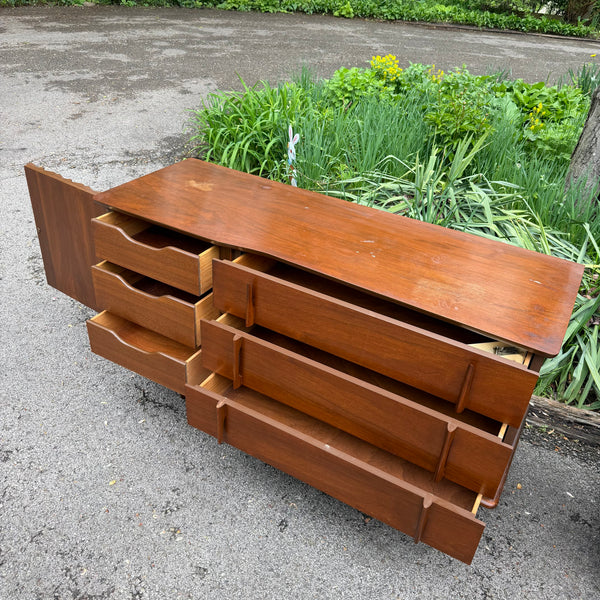 United Furniture Walnut Bedroom Set