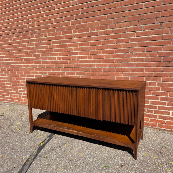 Broyhill Brasilia Mid-Century Modern Walnut Credenza Sideboard