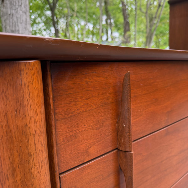 United Furniture Walnut Bedroom Set