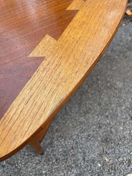 Lane Acclaim Guitar Pick Table