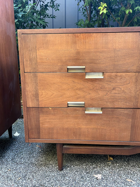 Vintage American of Martinsville Dresser Set