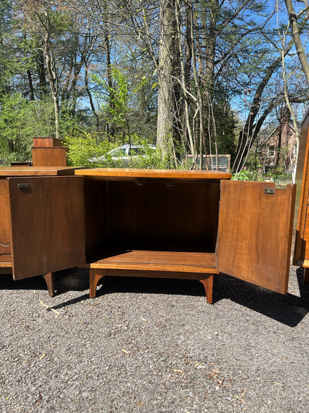 Broyhill Brasilia Bedroom Set