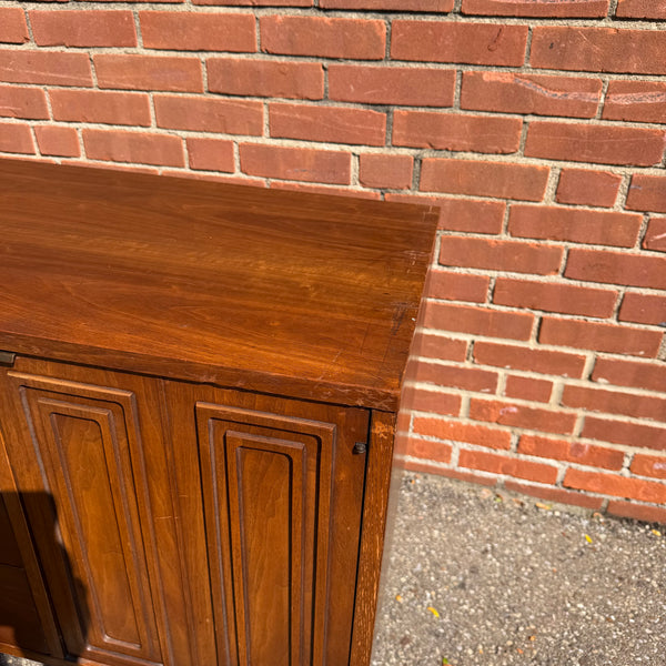 Broyhill Sculptra Mid-Century Modern Walnut Credenza | Buffet