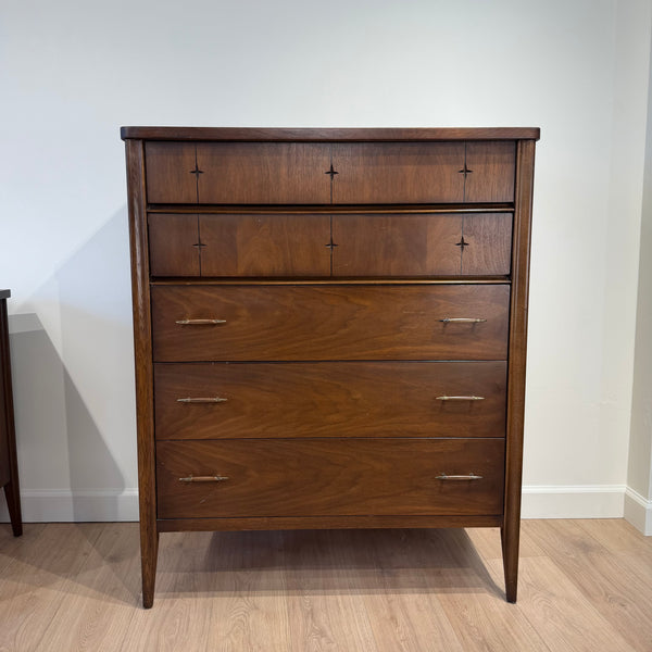 Broyhill Saga Bedroom Set