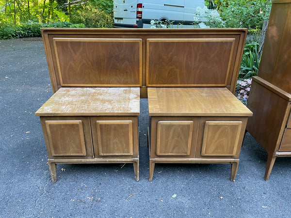 Broyhill Forward ‘70 Bedroom Set