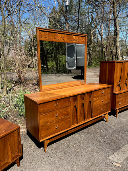 Broyhill Brasilia Bedroom Set