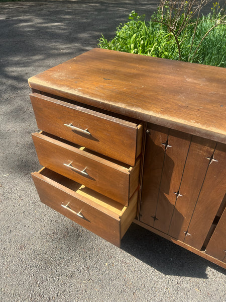 Broyhill Saga Dresser / Buffet
