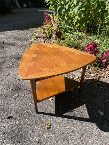 Lane Acclaim Guitar Pick Table