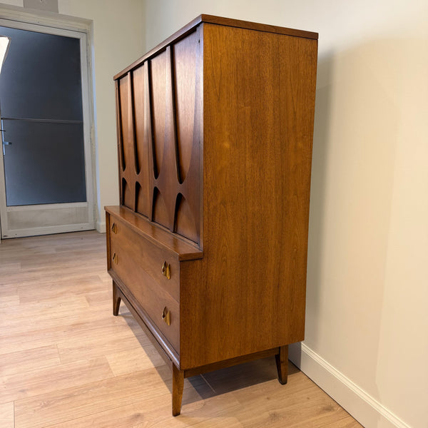 Mid Century Modern Broyhill Brasilia Walnut Dresser Set