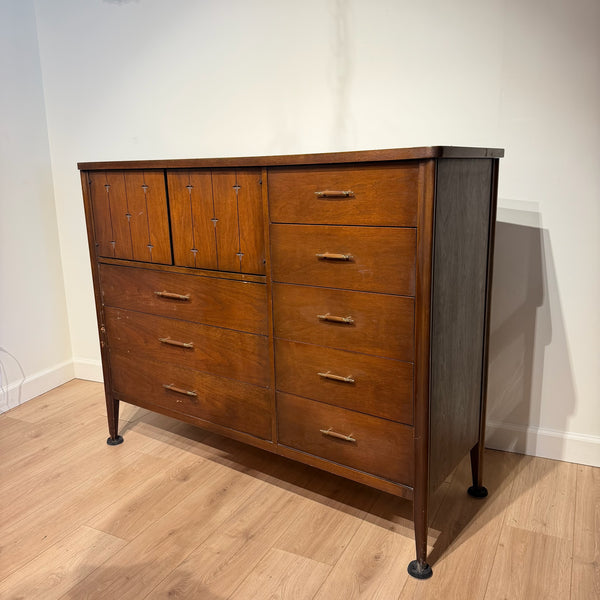 Broyhill Saga Magna Mid-Century Modern Walnut Dresser