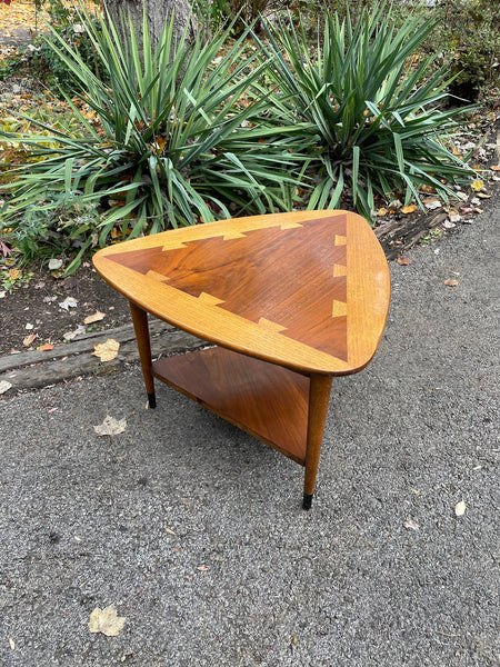 Lane Acclaim Guitar Pick Table