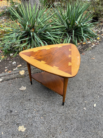 Lane Acclaim Guitar Pick Table