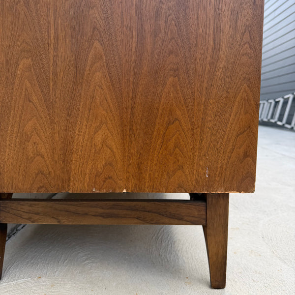 Broyhill Brasilia Magna Chest / Dresser