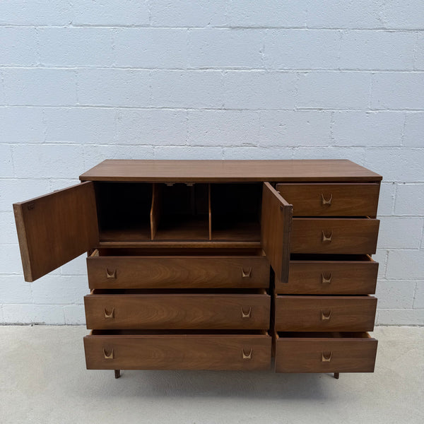 Broyhill Brasilia Magna Chest / Dresser