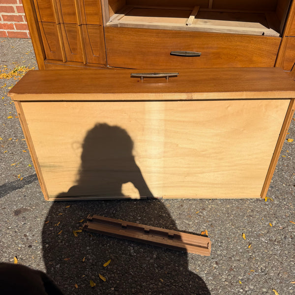 Kent Coffey Town House Mid-Century Modern Walnut 9-Drawer Dresser