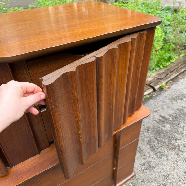 United Furniture Walnut Bedroom Set