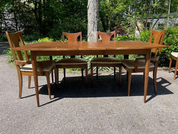 Broyhill Universal Six-chair Dining Set