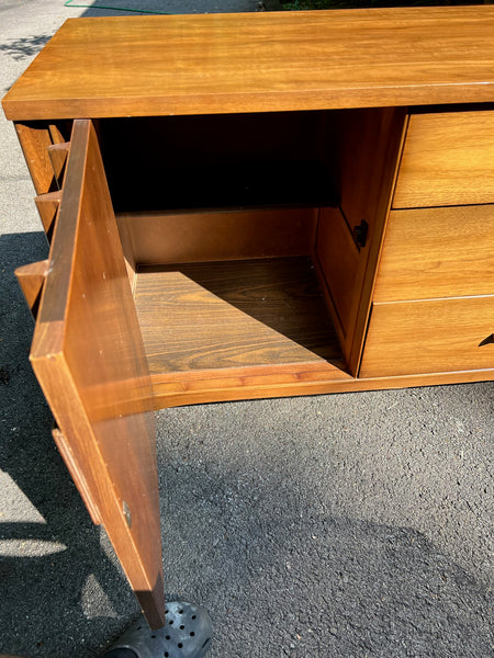 Kent Coffey Perspecta Hutch