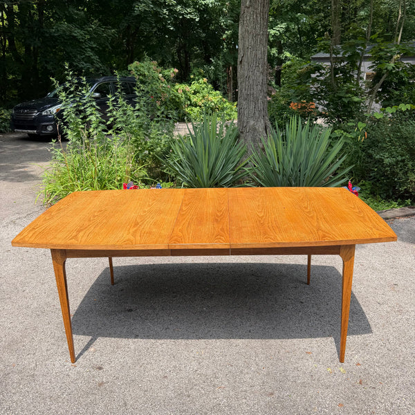 Mid Century Modern Broyhill Walnut Dining Set with 6 Chairs