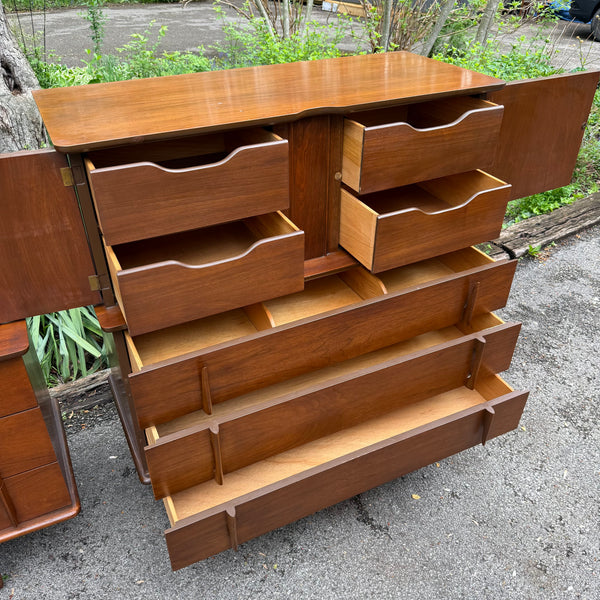 United Furniture Walnut Bedroom Set