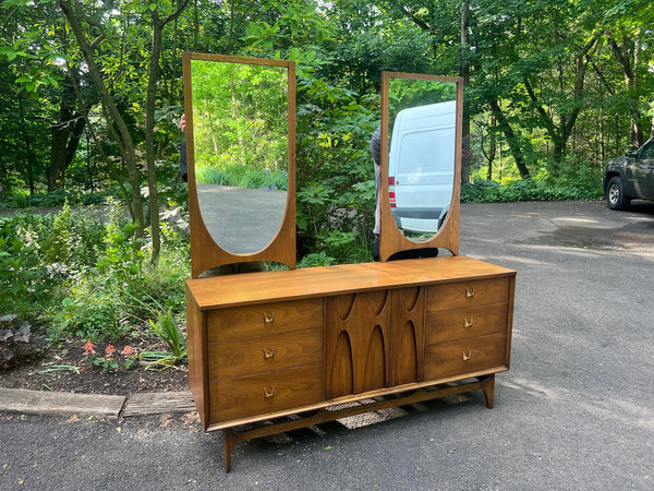 Broyhill Brasilia Lowboy Dresser with Mirrors