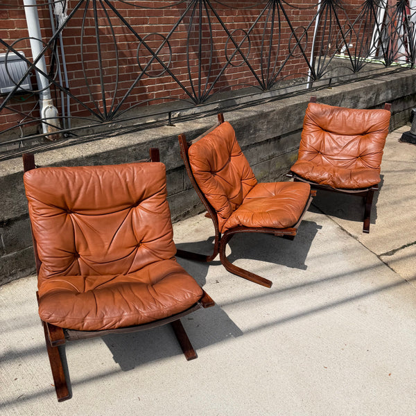 Pair of 1970s “Siesta” Bent Rosewood and Leather Lounge Chairs by Igmar Relling for Westnofa, Norway