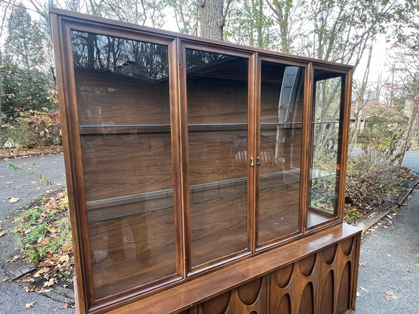 Broyhill Brasilia Large China Display and Buffet