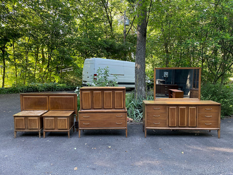 Broyhill Forward ‘70 Bedroom Set
