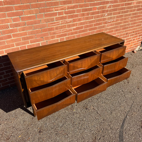 United Furniture Diamond Collection Mid-Century Modern Walnut Nine-Drawer Lowboy Dresser