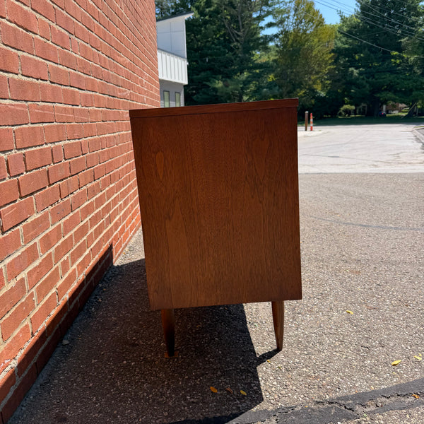Broyhill Sculptra Walnut Mid Century Modern Credenza Buffet Cabinet