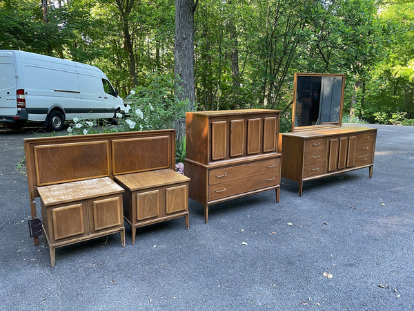 Broyhill Forward ‘70 Bedroom Set